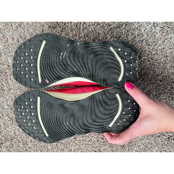 Nike Motiva walking shoe in the Bright Crimson/Fuchsia Dream/Black colorway sz7 - Picture 6 of 7